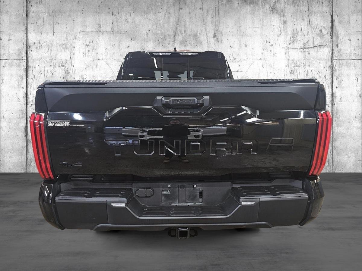 Toyota Tundra 33351B | SR Double Cab 4x4 2022 Noir Val-d'Or - photo #2