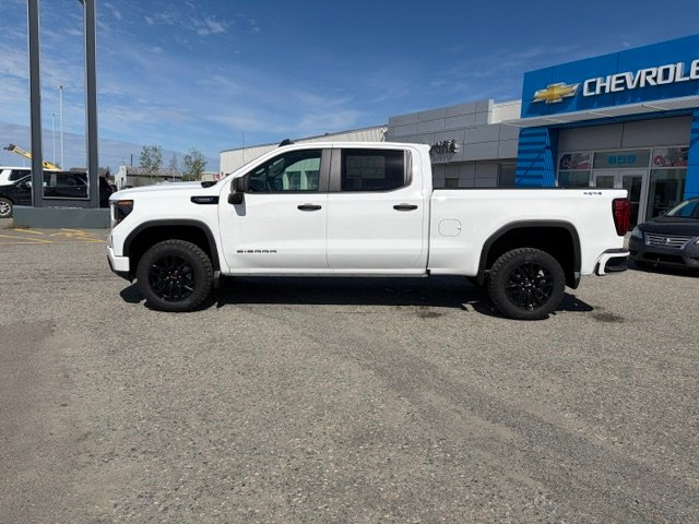 GMC Sierra 1500 K1500 SIERRA CREW CAB PRO STD/BOX (1SA) 2026 Blanc sommet Chibougamau - photo #1