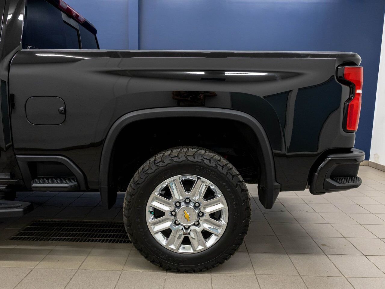 Chevrolet Silverado 2500HD HIGH COUNTRY Z71 CREW 4X4 *DIESEL* TOIT *HUD* BOSE 2024 Noir Saint-Jérôme - photo #36