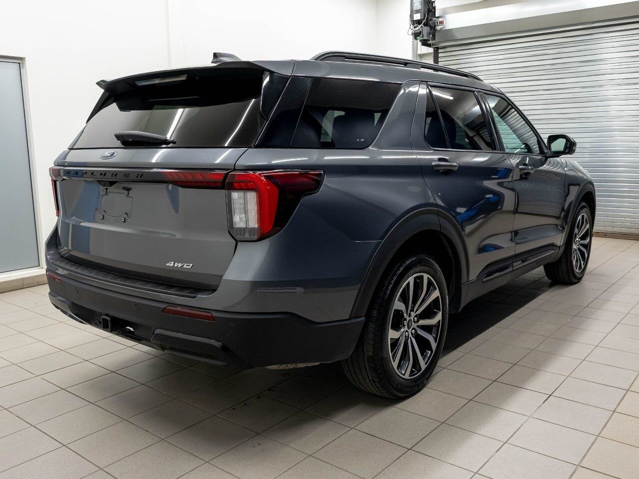 Ford Explorer ST-LINE 4WD *TOIT PANO* CAMERA 360 *NAV* AUDIO B&O 2025 Gris Saint-Jérôme - photo #8