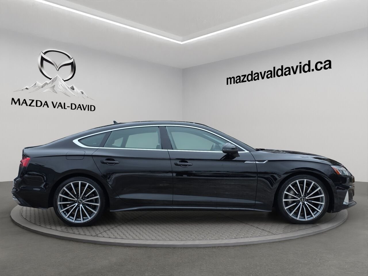 2023 Audi A5 Sportback A5 45 2.0T Sportback Komfort Quattro, Jamais accidenté, Sièges à fonction mémoire, Volant Black Val-David - photo #3