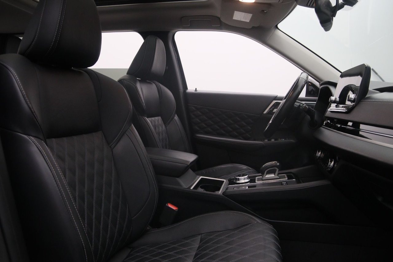 Mitsubishi Outlander PHEV 2024 Noir Baie-Comeau - photo #13