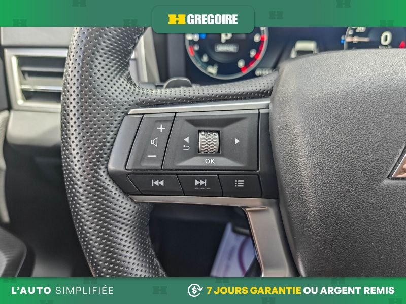 2024 Mitsubishi Outlander White Blainville - photo #13