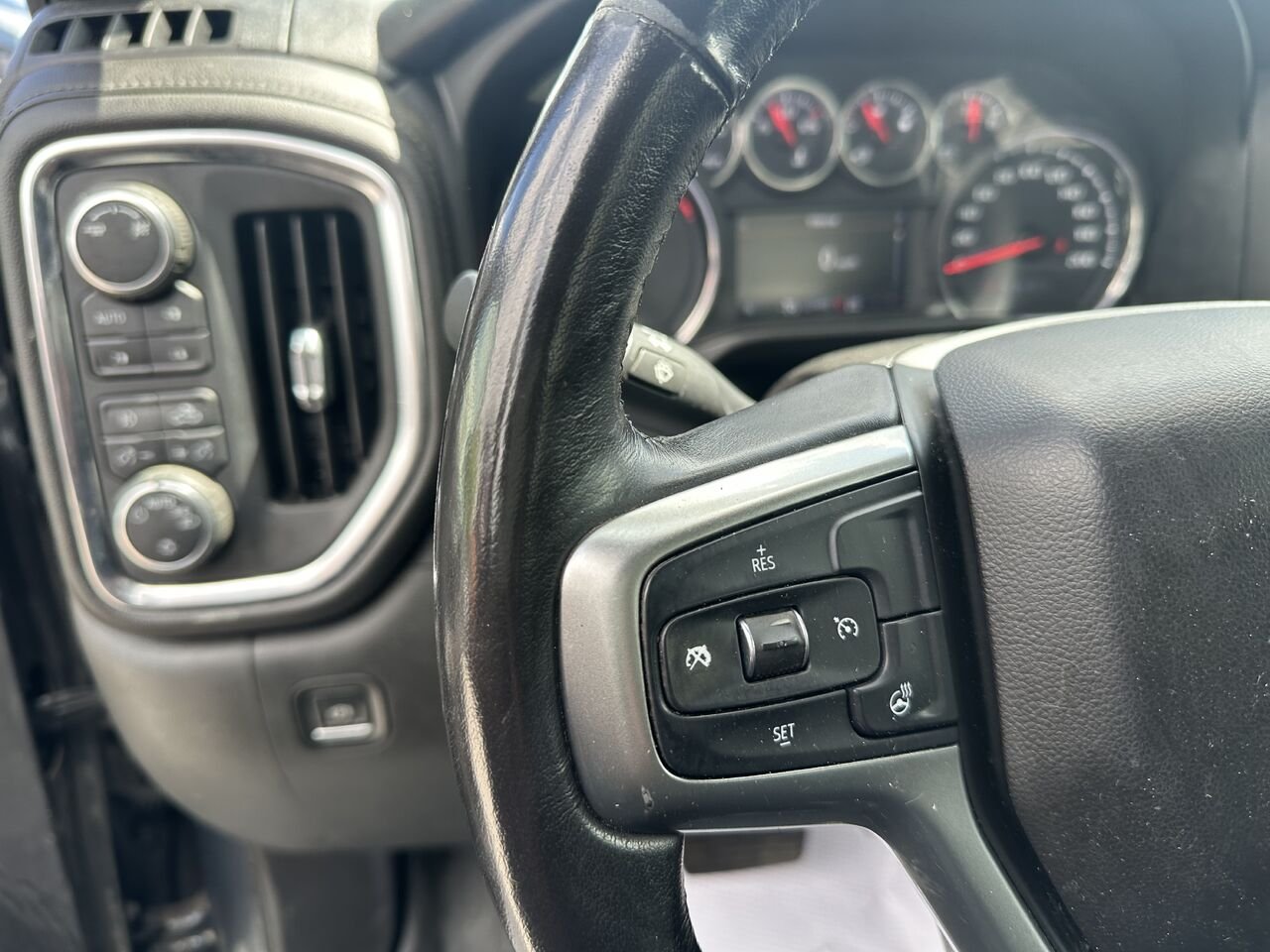 CHEVROLET SILVERADO K1500 RST RST cabine multiplace 4RM 157 po 2019 Bleu Gatineau - photo #6
