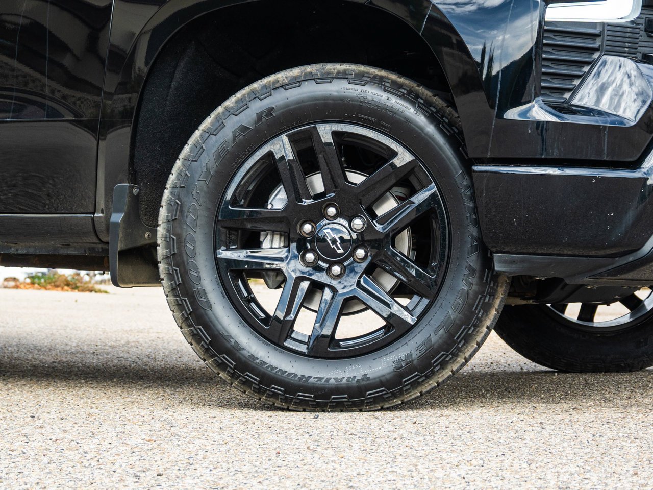 2023 Chevrolet Silverado 1500 4WD Crew Cab 147 RST Black Sherwood Park - photo #4