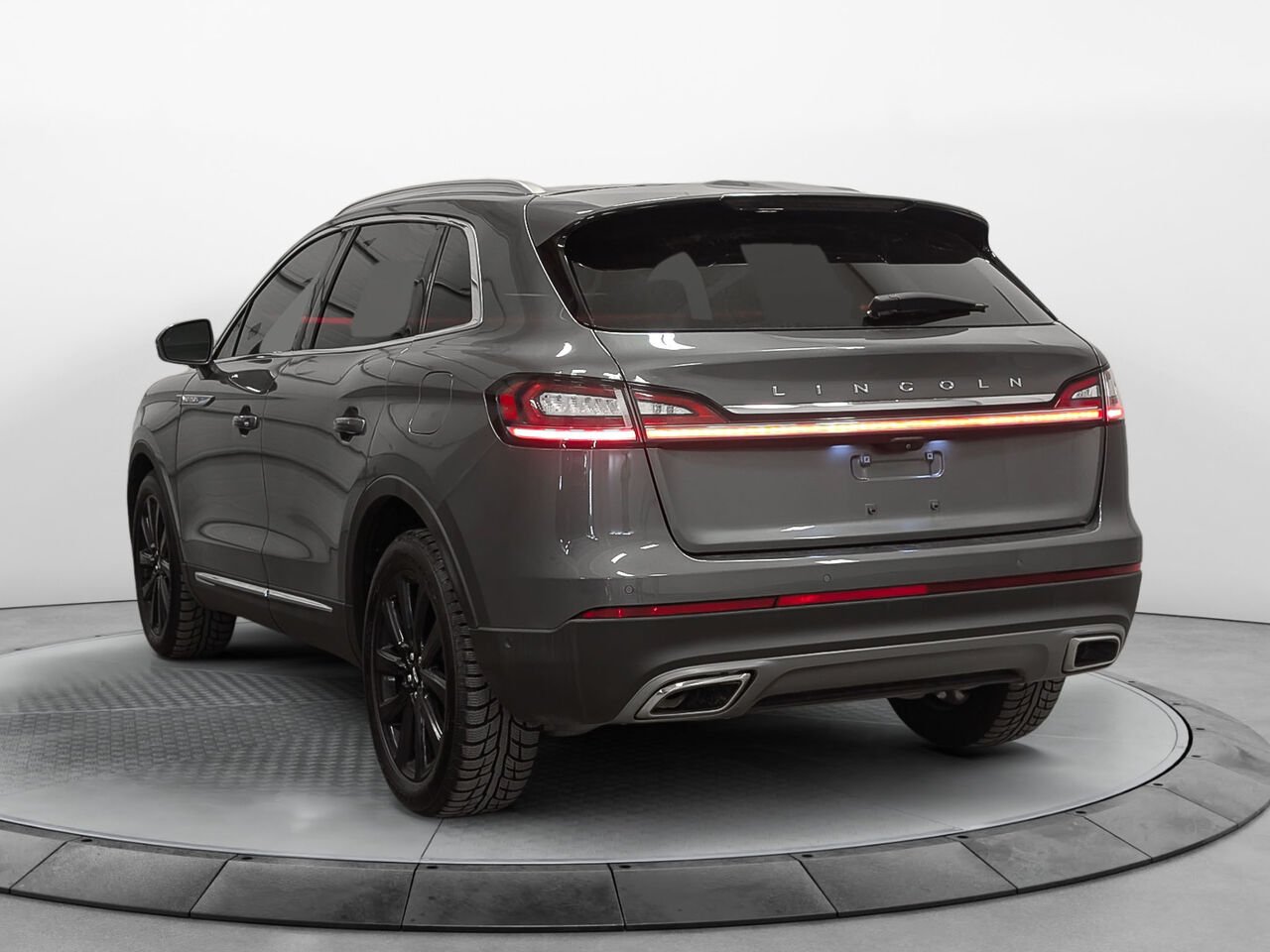 Lincoln NAUTILUS Reserve AWD Toit Ouvrant Bas Kilométrage 2023 Gris Sherbrooke - photo #2