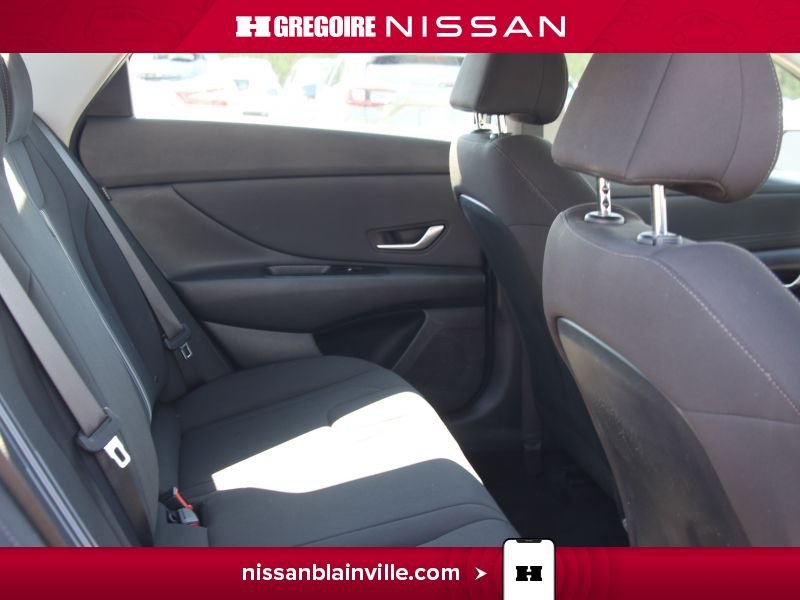 2024 Hyundai Elantra Grey Laval - photo #24