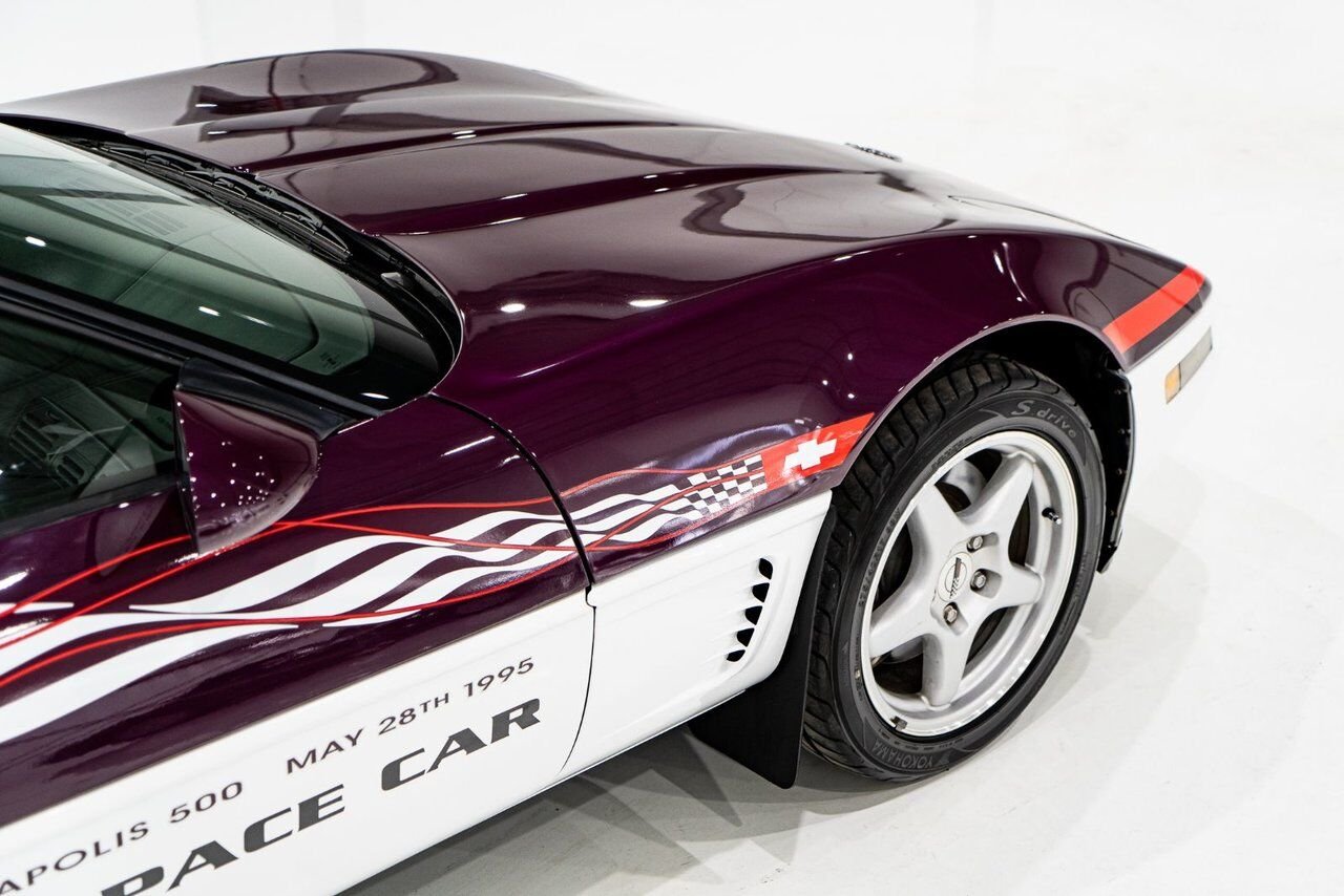 Chevrolet Corvette Convertible Pace Car 1995 Mauve Montréal - photo #51