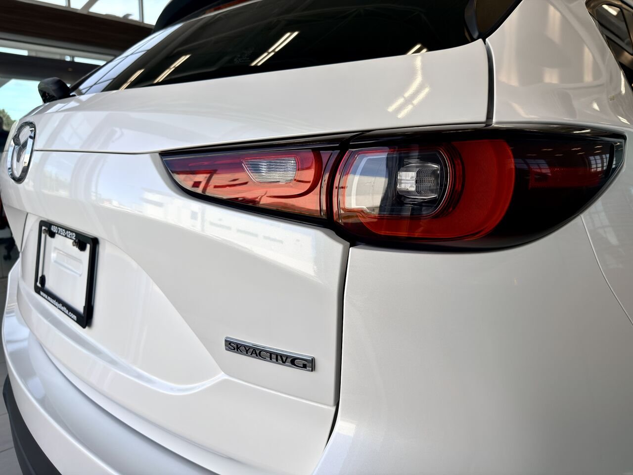 2022 Mazda CX-5 White Notre-Dame-des-Prairies - photo #8