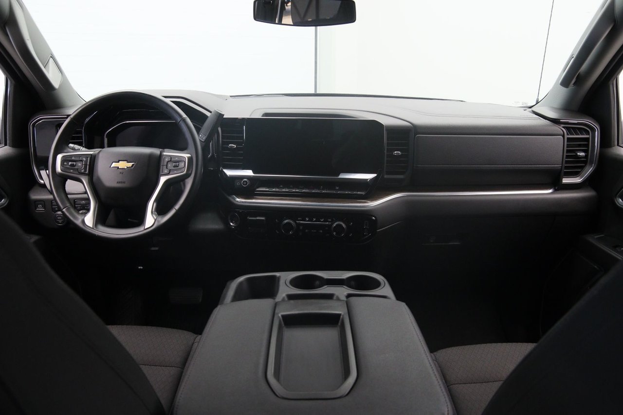2025 Chevrolet Silverado 1500 LT Black Baie-Comeau - photo #9