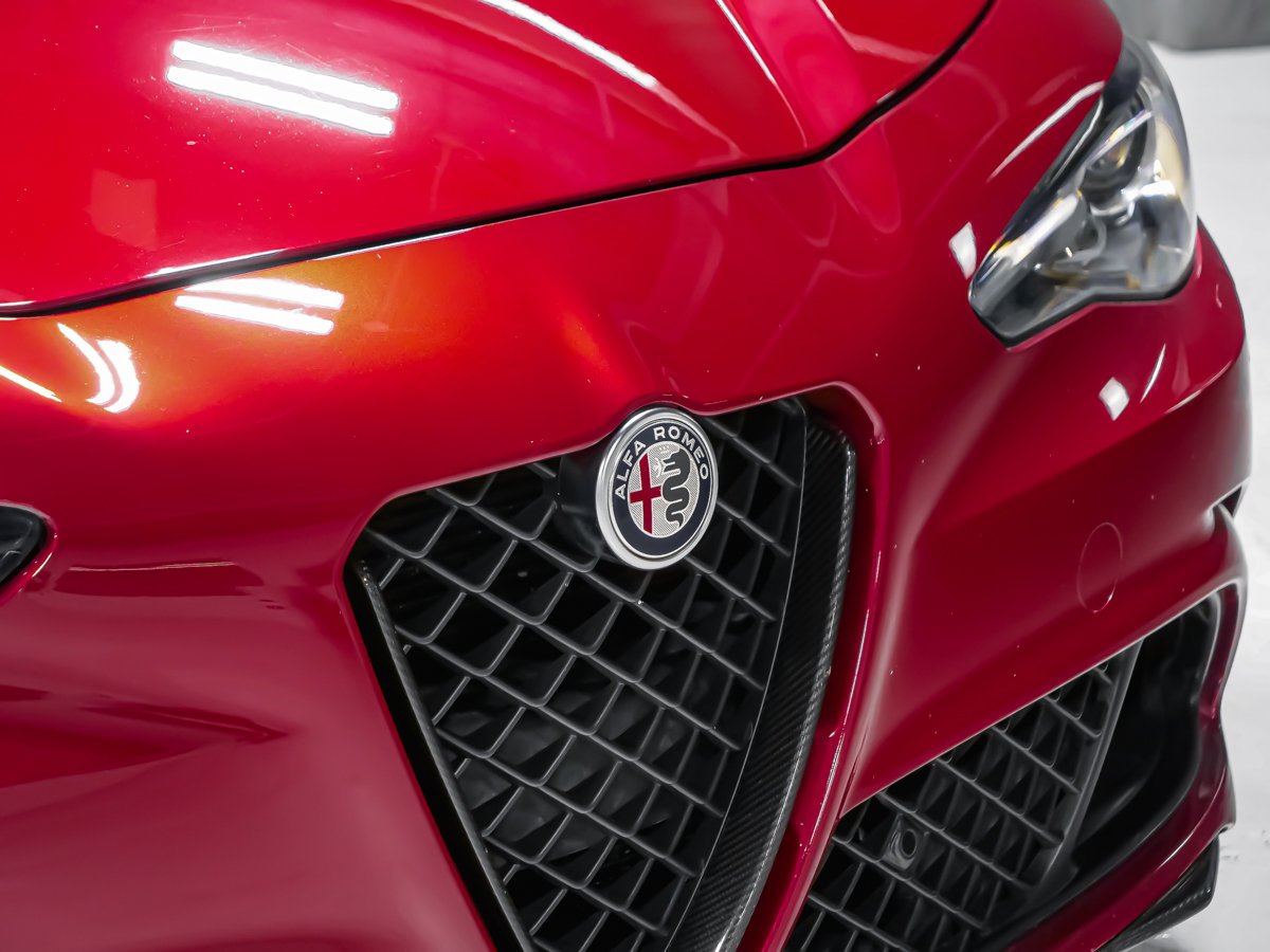 Alfa Romeo Giulia QUADRIFOGLIO CARBON TOIT CARBONE ASSIST CONDUITE 2021 Rouge Montréal - photo #6