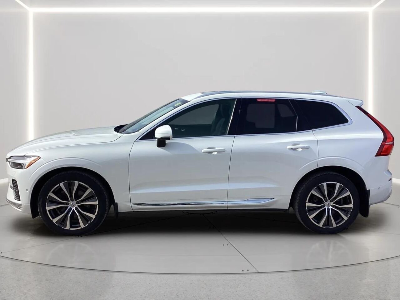 2022 Volvo XC60 B6 Inscription TI White Gatineau - photo #1