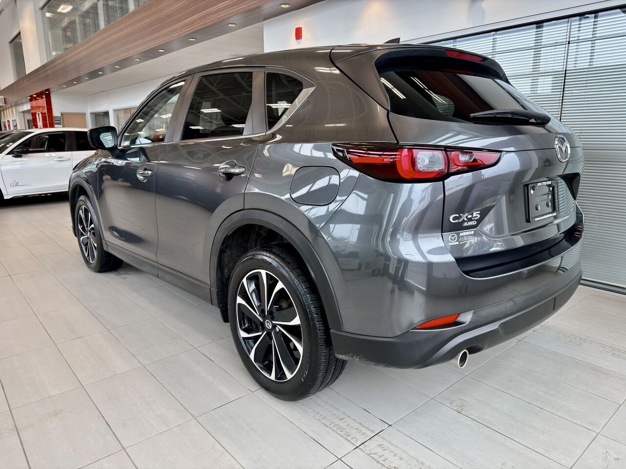 2022 Mazda CX-5 Grey Notre-Dame-des-Prairies - photo #6