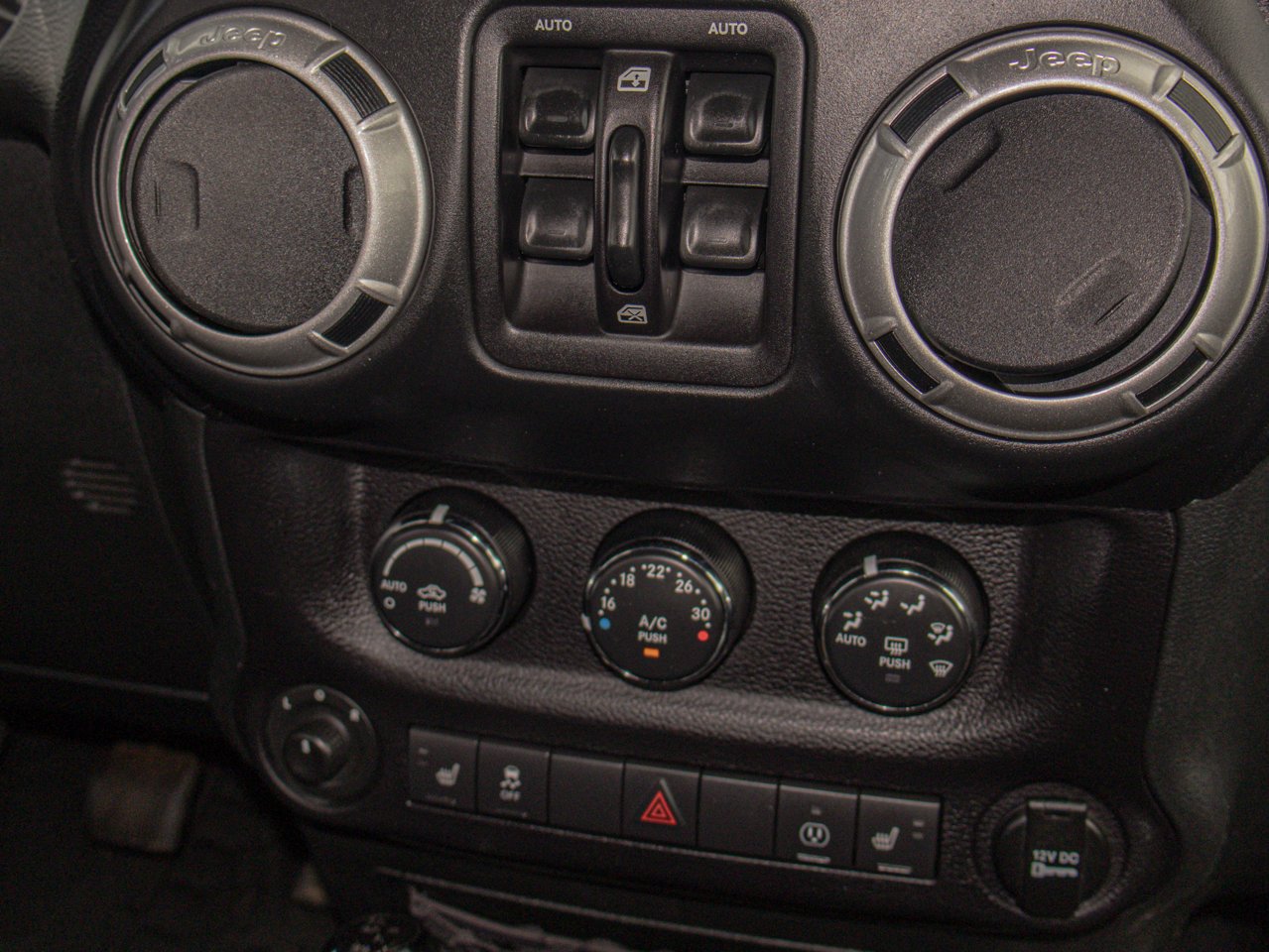 2017 Jeep Wrangler Unlimited 4WD 4dr Rubicon Grey Sherwood Park - photo #25