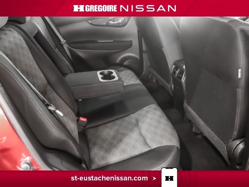 2019 Nissan Qashqai Red Laval - photo #31