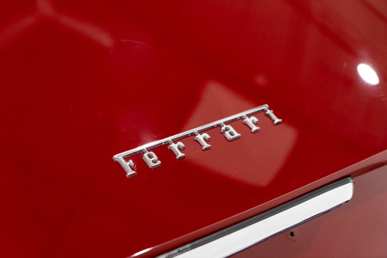 Ferrari 365 GTB4 Daytona 18,301 miles With Orig Books/Tools/ Carbs / Filter Box 1973 Rouge Montréal - photo #3