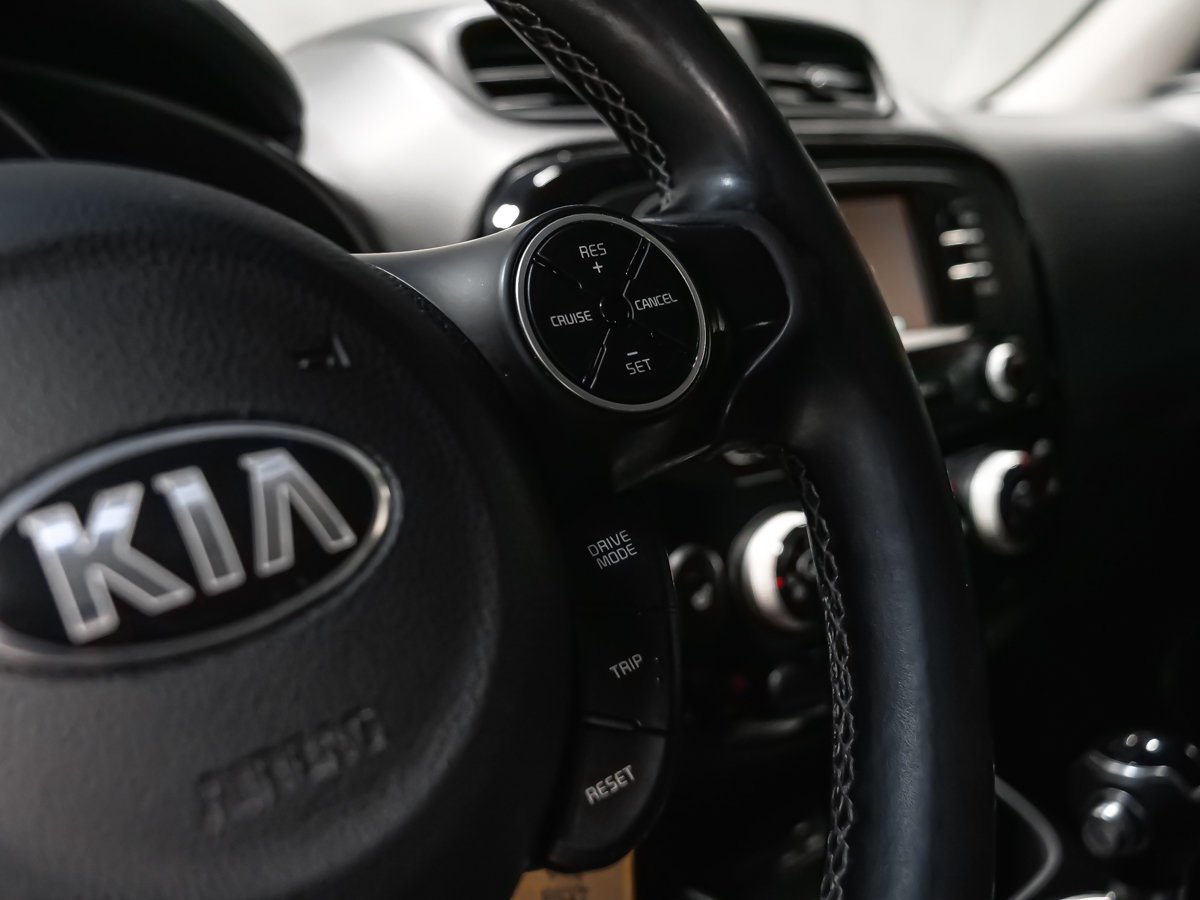 2018 Kia Soul Green Montreal - photo #10