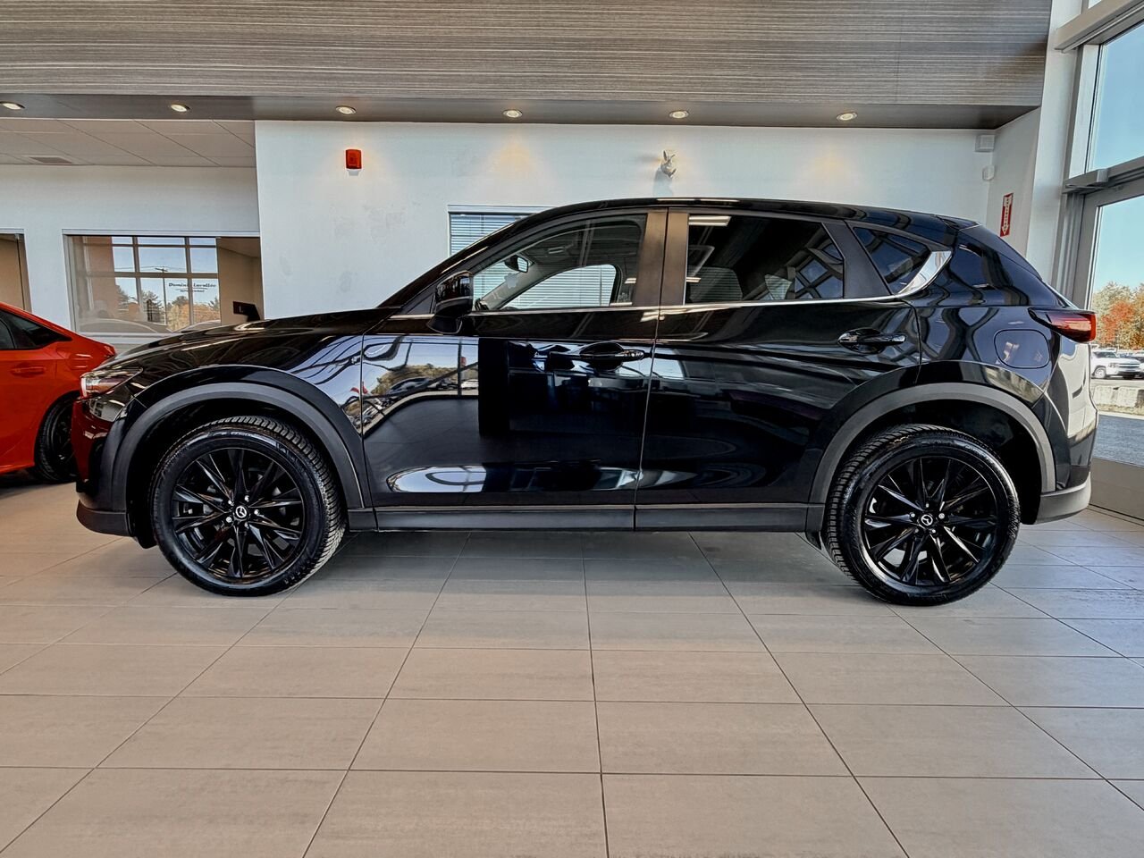 2022 Mazda CX-5 Black Notre-Dame-des-Prairies - photo #6