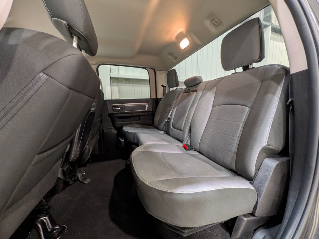 2023 Ram 1500 Classic SLT 4x4 Crew Cab 5'7" Box Grey Val-David - photo #9