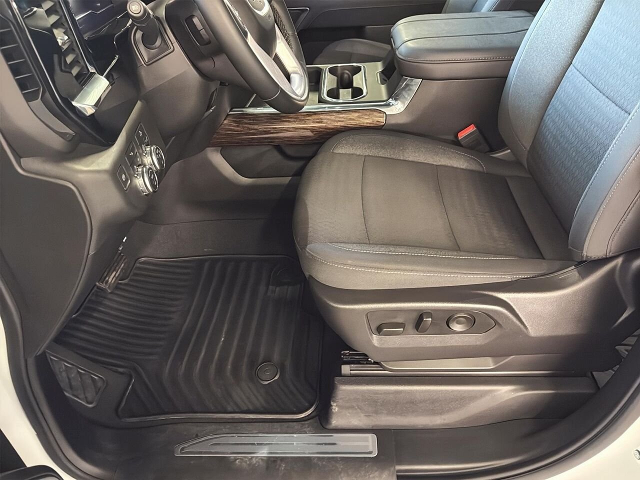 2024 GMC Sierra 2500HD SLE cabine multiplace 4RM 172 po White Saint-Hyacinthe - photo #6