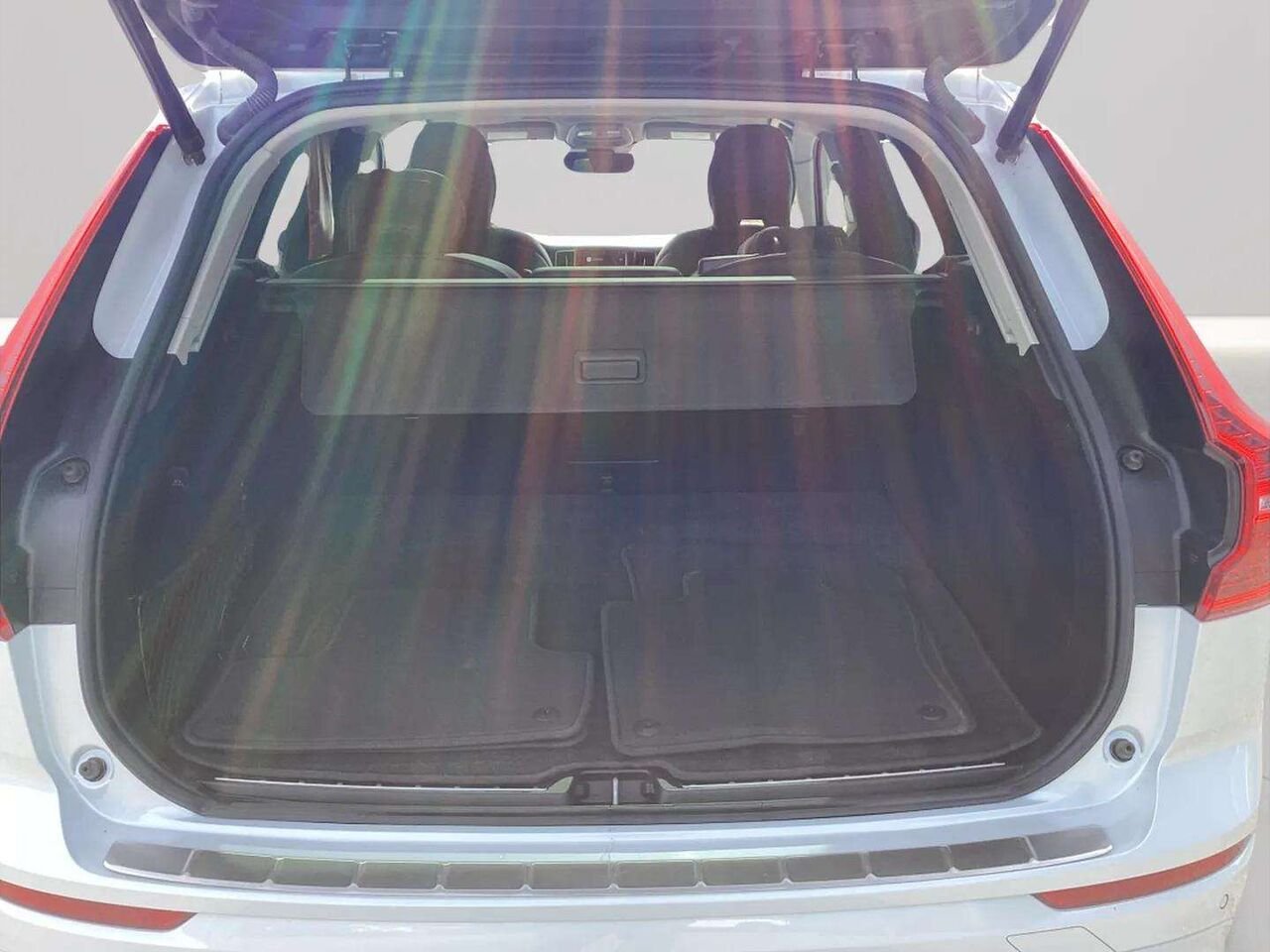 2022 Volvo XC60 B6 Inscription TI White Gatineau - photo #22