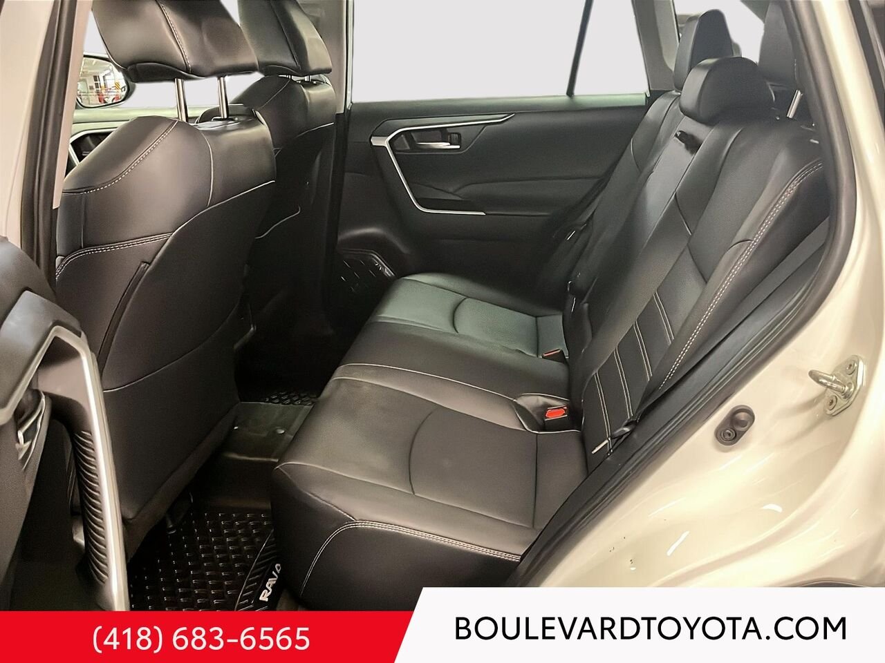 2023 Toyota RAV4 100200A-102 | XLE White Québec - photo #19