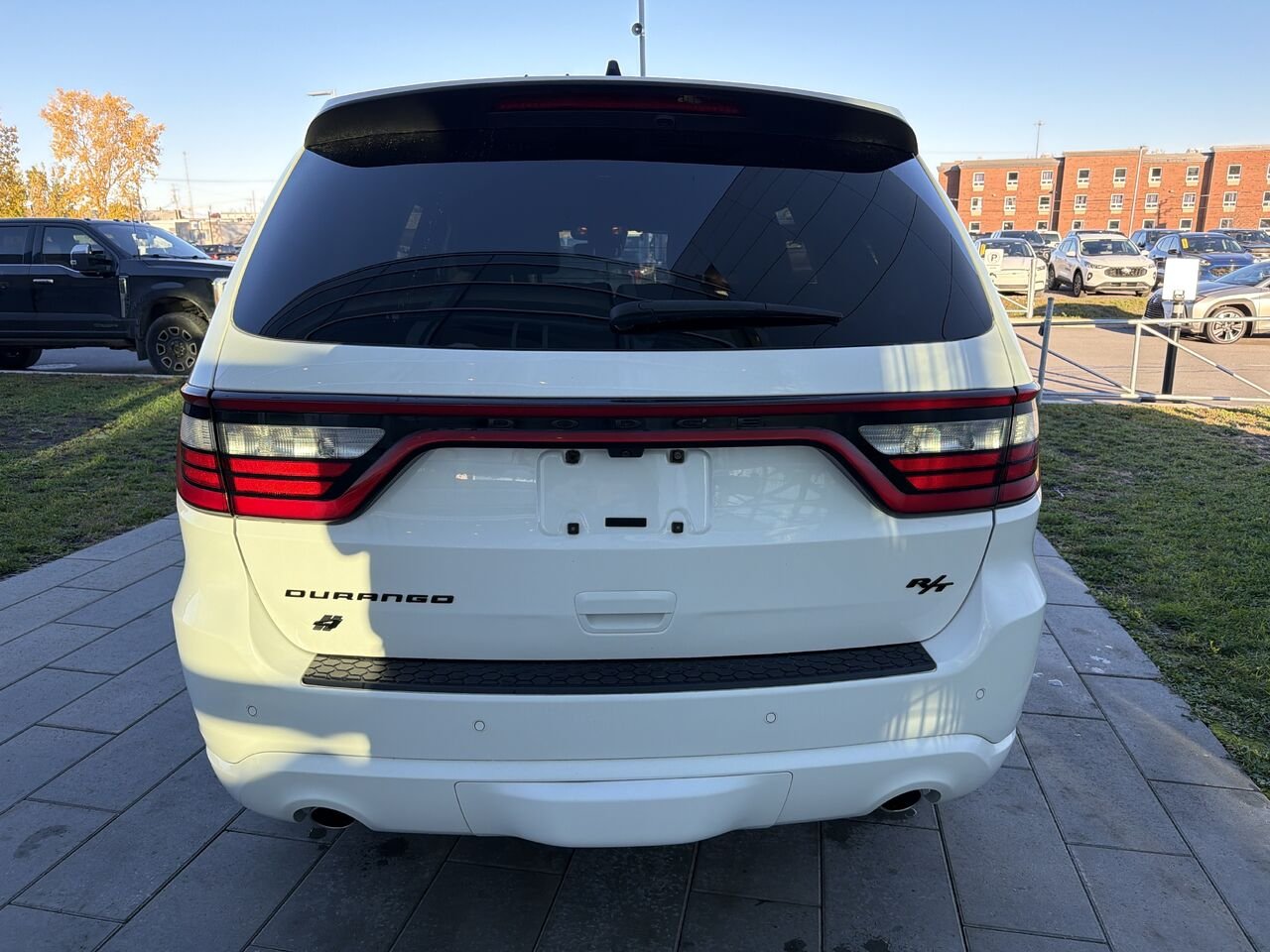 Dodge Durango 2F449A | R/T ** HEMI ** AWD ** BLACKTOP ** 6 PASSAGERS ** CARFAX CLEAN ** 2023 Blanc Saint-Jérôme - photo #5