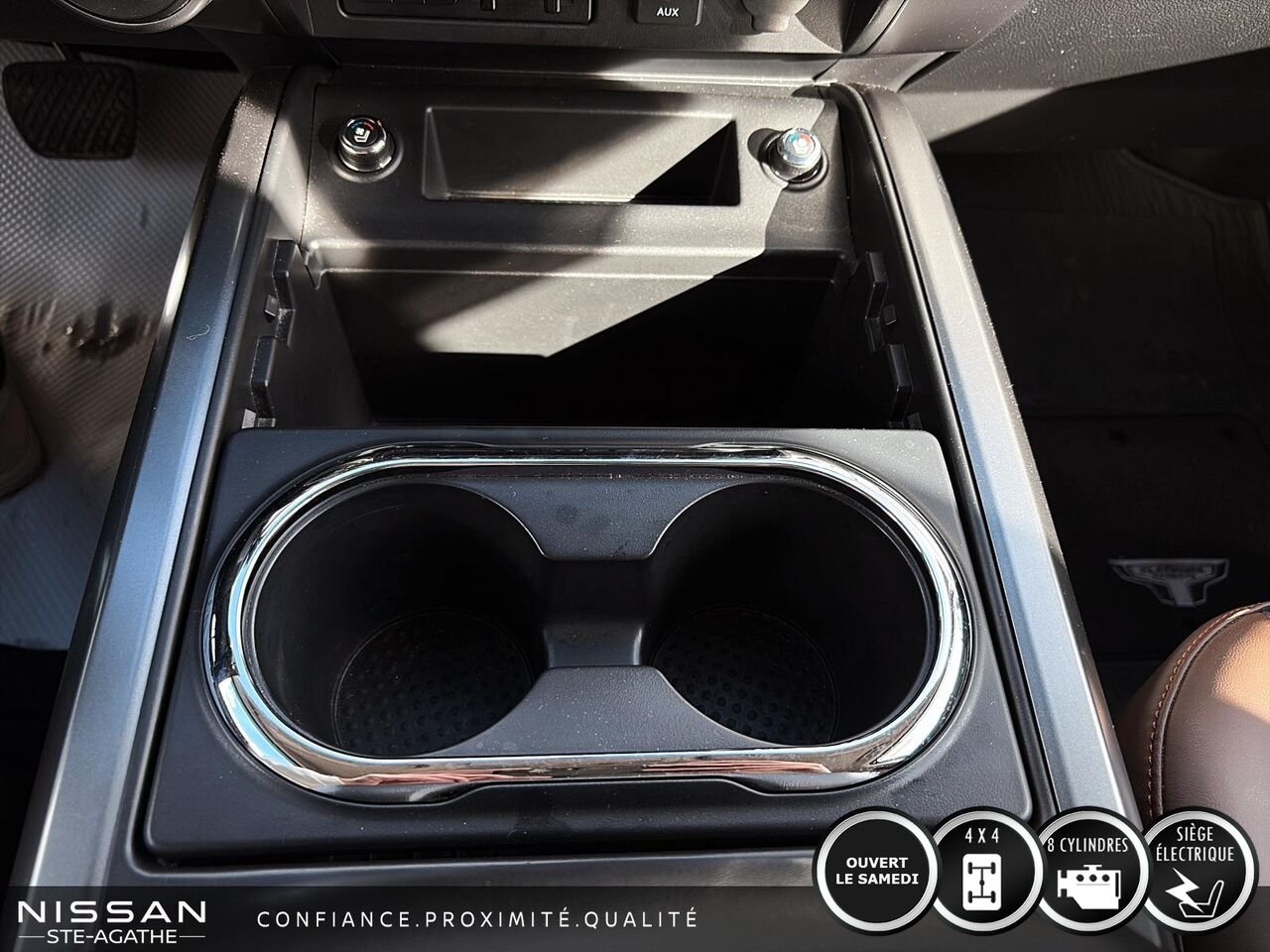 2018 Nissan Titan Platine cabine double 4x4 | BAS KILOMÉTRAGE | CAPACITÉ DE REMORQUAGE 8 500 LB Blue Saint-Jérôme - photo #26