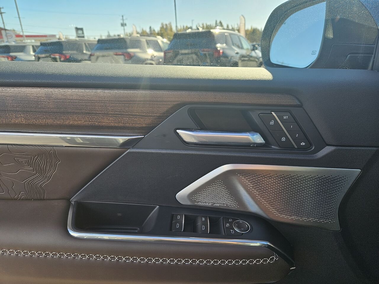 GMC Acadia Denali Ultimate 4 portes TI 2027 Ébène crépuscule métallisé Thetford Mines - photo #12