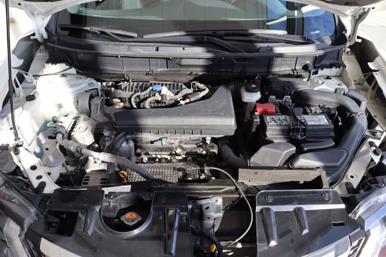 2019 Nissan Rogue White Baie-Comeau - photo #6