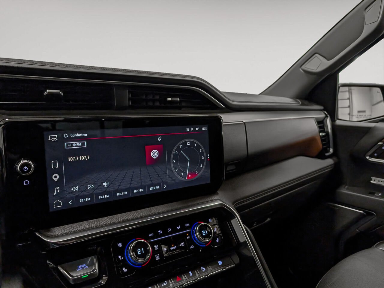 2023 GMC SIERRA 1500 4WD CREW CAB PICKUP GMC Sierra 1500 Denali Crew Cab V 8 5.3L Black Sherbrooke - photo #11