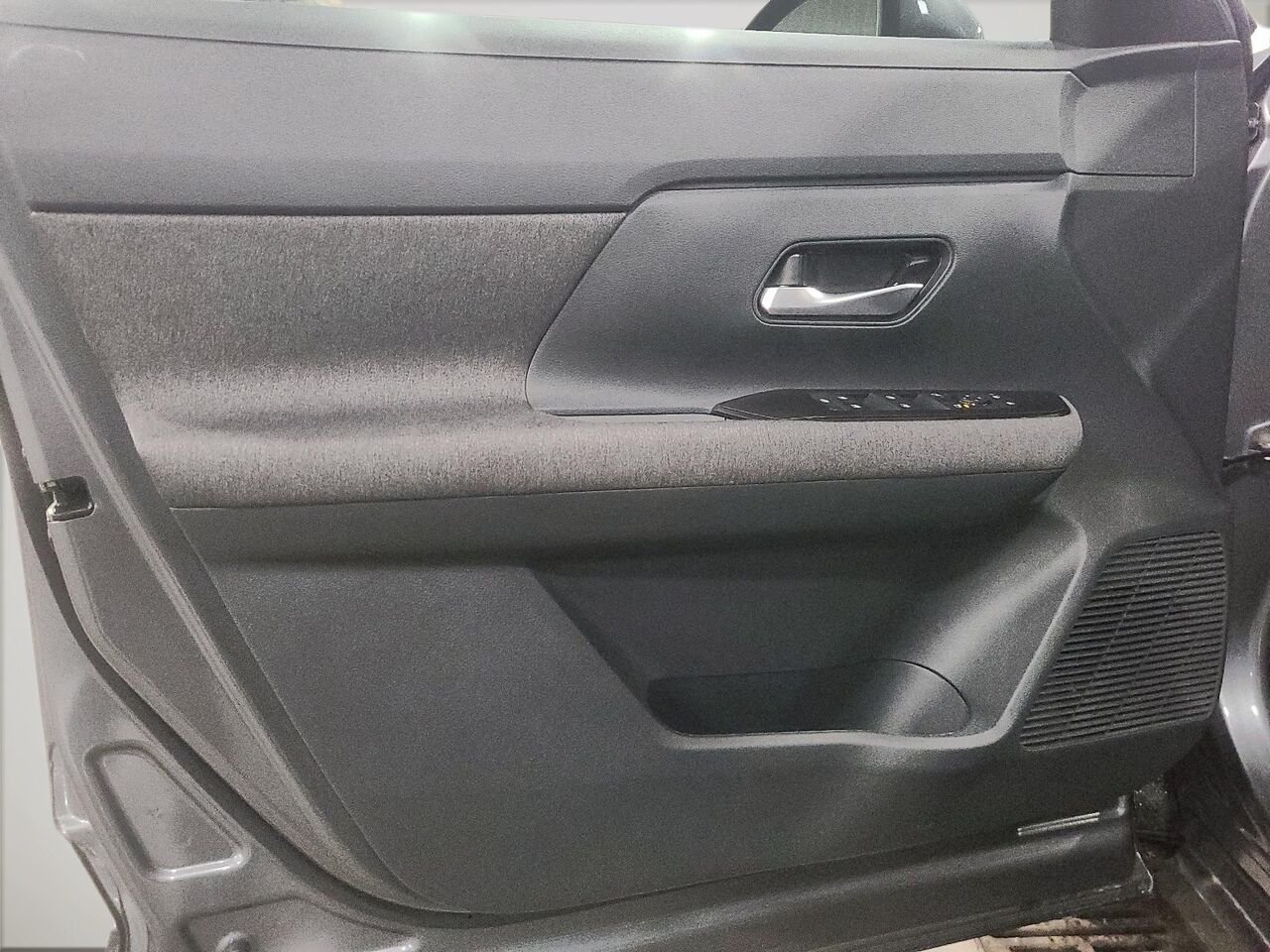 2025 Nissan Kicks SV TRACTION INTEGRALE Grey Québec - photo #13