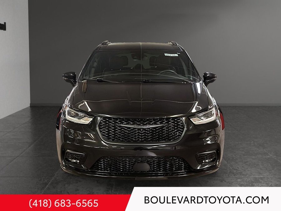2022 Chrysler Pacifica 2022 Black