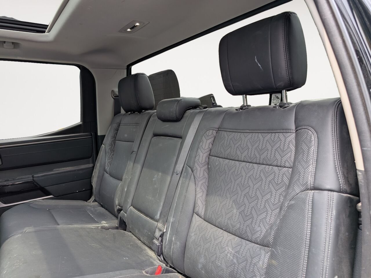 Toyota Tundra hybride LIMITED/AWD/SIÈGES CHAUFFANTS ET VENTILLÉS/TOIT OUVRANT PANORAMIQUE/VOLANT CHAUFFANT/BLUETOOTH/AC 2023 Noir Sherbrooke - photo #8