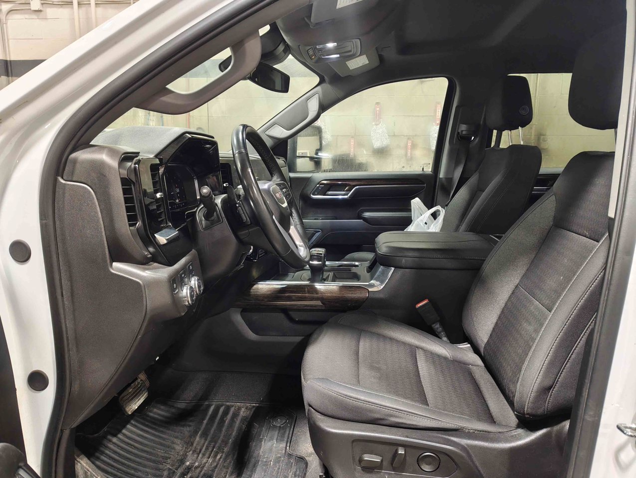 2024 GMC Sierra 1500 4WD Crew Cab 157 Elevation White Sherwood Park - photo #7
