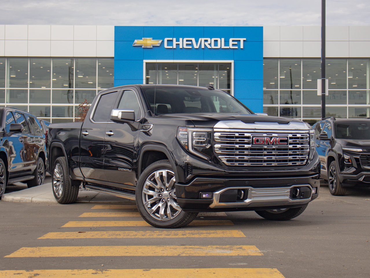 2025 GMC Sierra 1500 4WD Crew Cab 147 Denali Black Sherwood Park - photo #1