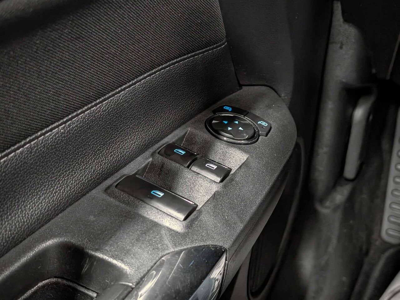 2020 Ford MUSTANG 2.3L EcoBoost Convertible Groupe 101A White Sherbrooke - photo #19