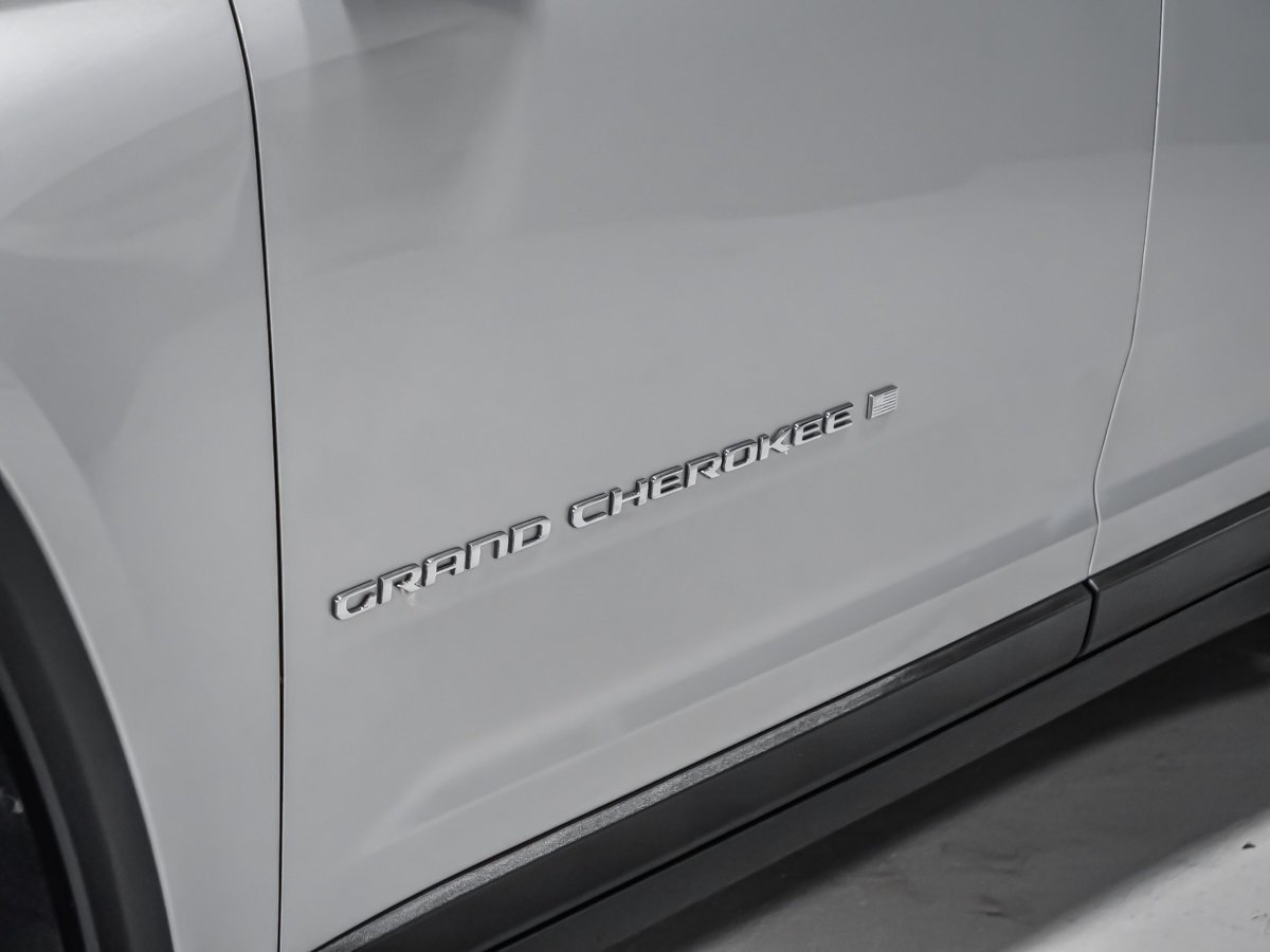 2021 Jeep Grand Cherokee L LIMITED NAV TOIT PANO SIÈGES VENTILÉS ATTELAGE Silver Montreal - photo #13