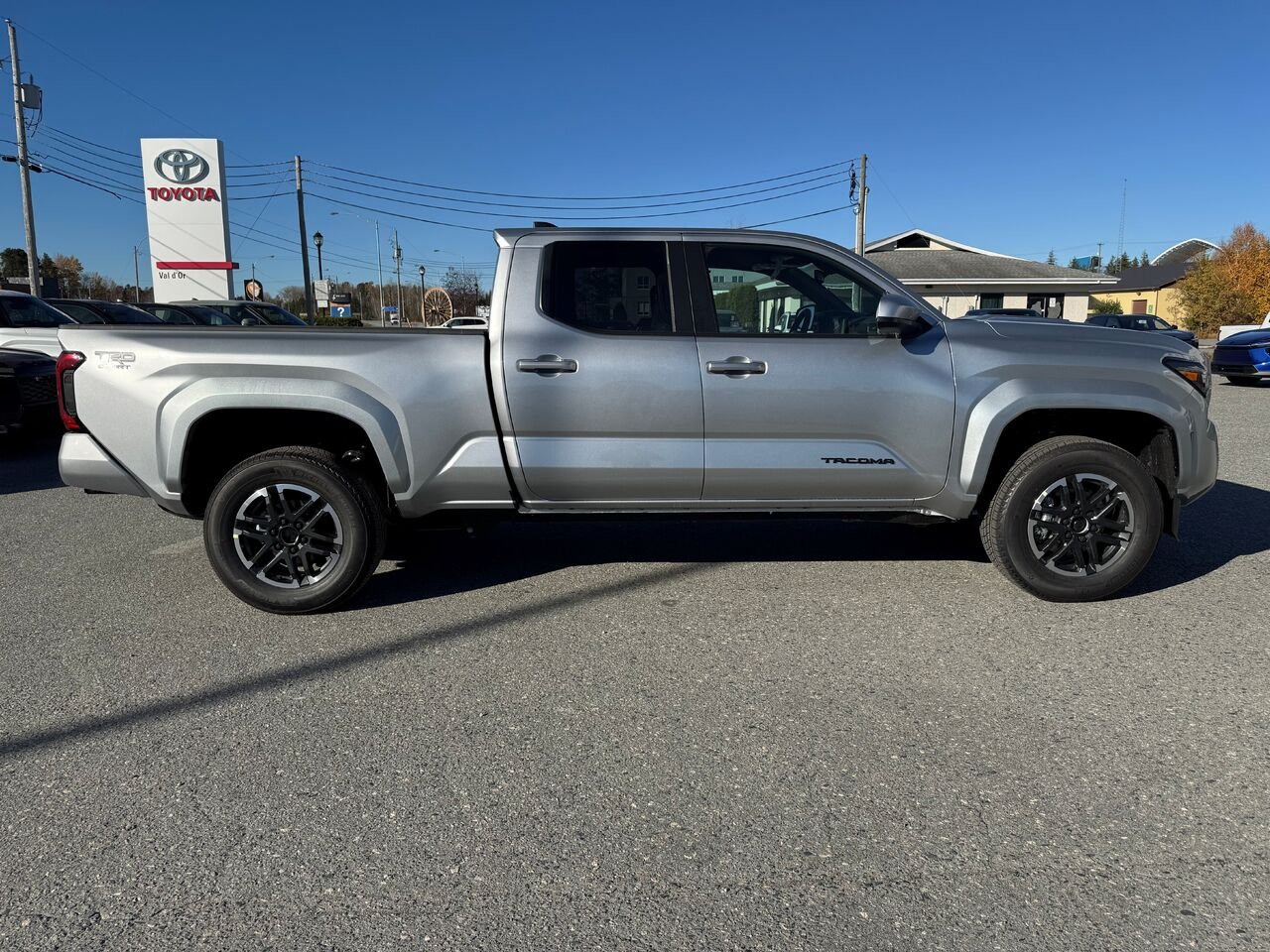 Toyota Tacoma Double Cab 4x4 BA emp. court 2026 Argent Val-d'Or - photo #1