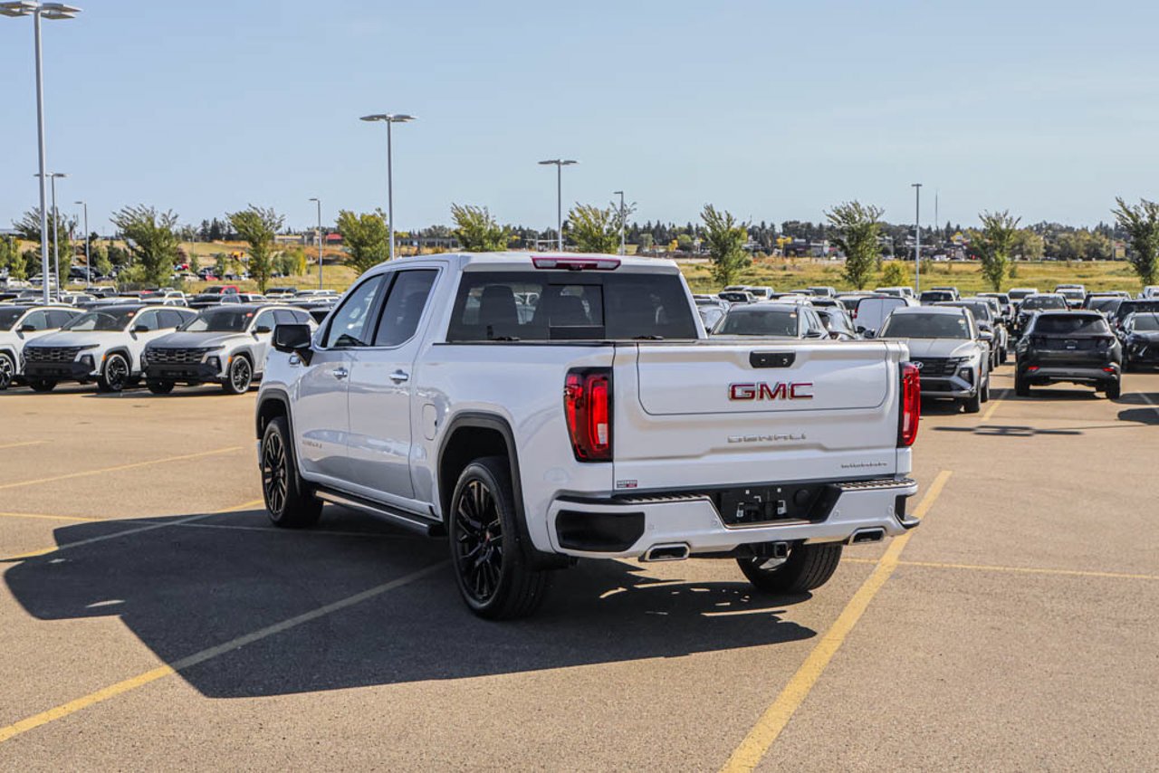 2025 GMC Sierra 1500 4WD Crew Cab 147 Denali White Sherwood Park - photo #5