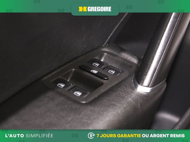 Volkswagen Passat 822169 | Comfortline AUTO AC MAGS GR ELECT CAM RECUL BLEUTO 2020 Noir Laval - photo #15