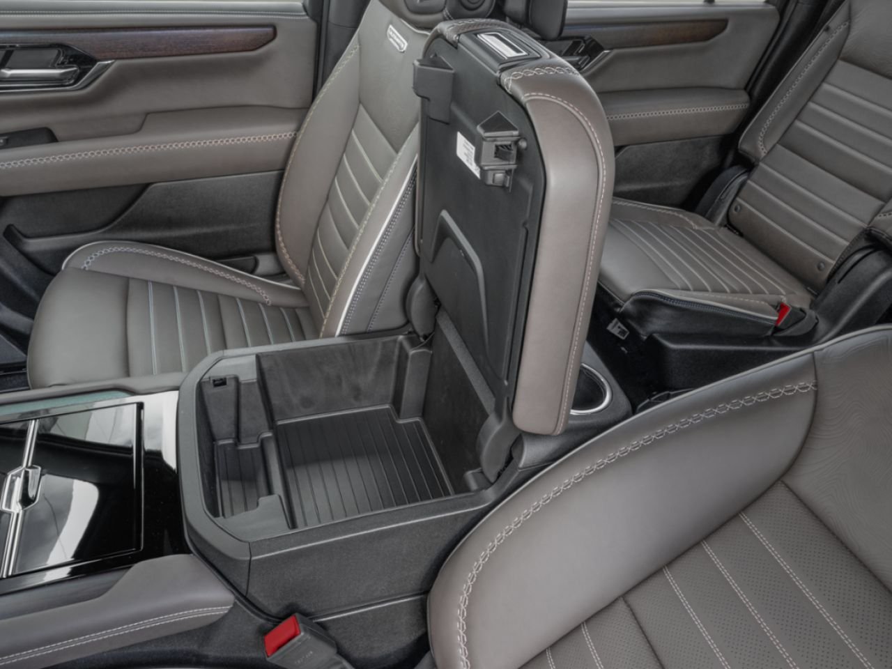 GMC YUKON XL Denali Ultimate 4 portes 4RM 2027 Noir Sherbrooke - photo #11