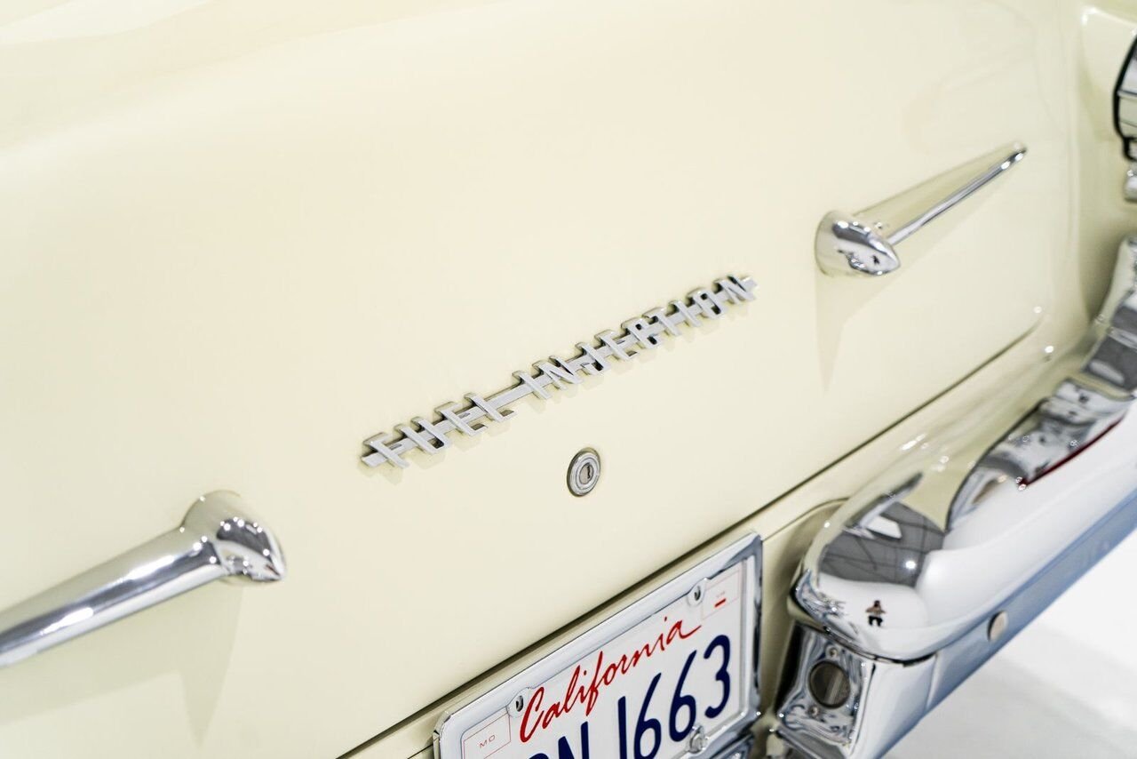 Pontiac Bonneville *PRICE IN USD* Fuel injected 347/315HP 1 of 630 produced 1957 Blanc Montréal - photo #41