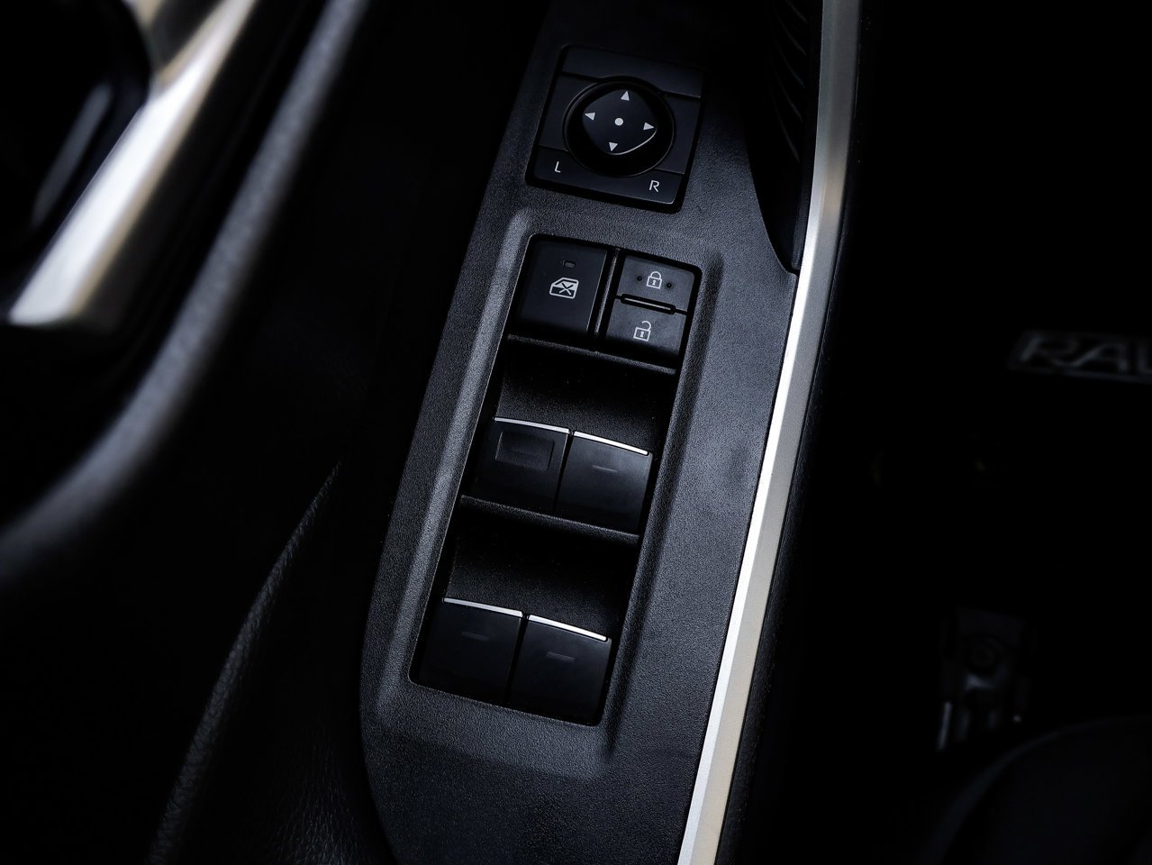 2024 Toyota RAV4 XLE AWD White Sherwood Park - photo #17