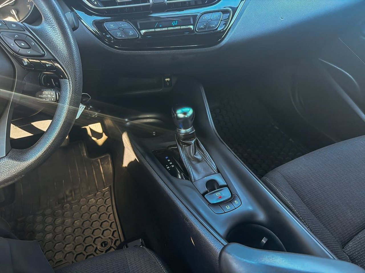 Toyota C-HR NMTKHMBX4KR065550 2019 Bleu Mirabel - photo #20