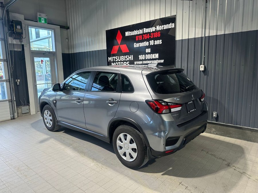 Mitsubishi RVR ES TA 2023 Gris