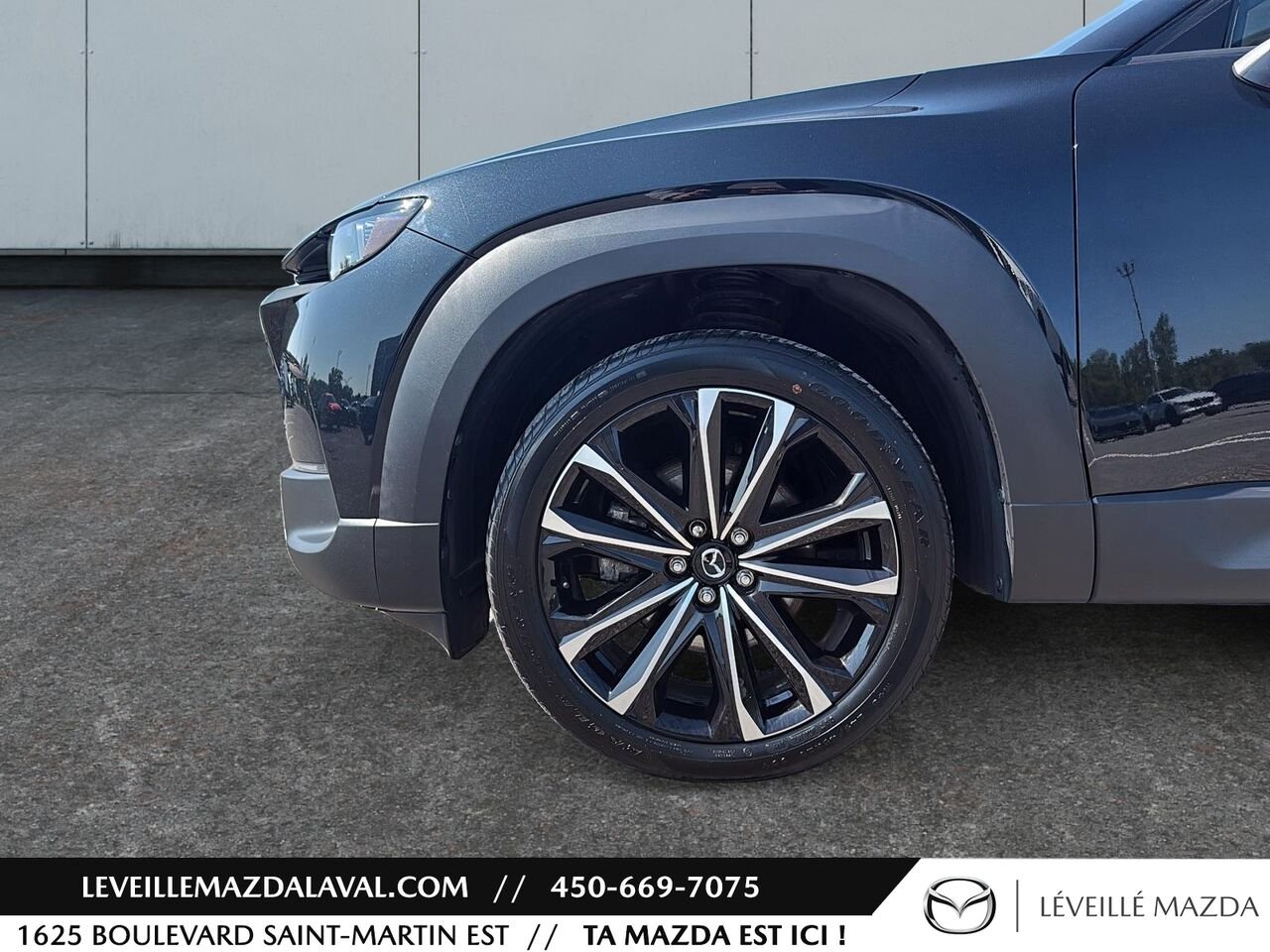 2024 Mazda CX-50 GT TI avec moteur turbo Jet Black Mica Laval - photo #8