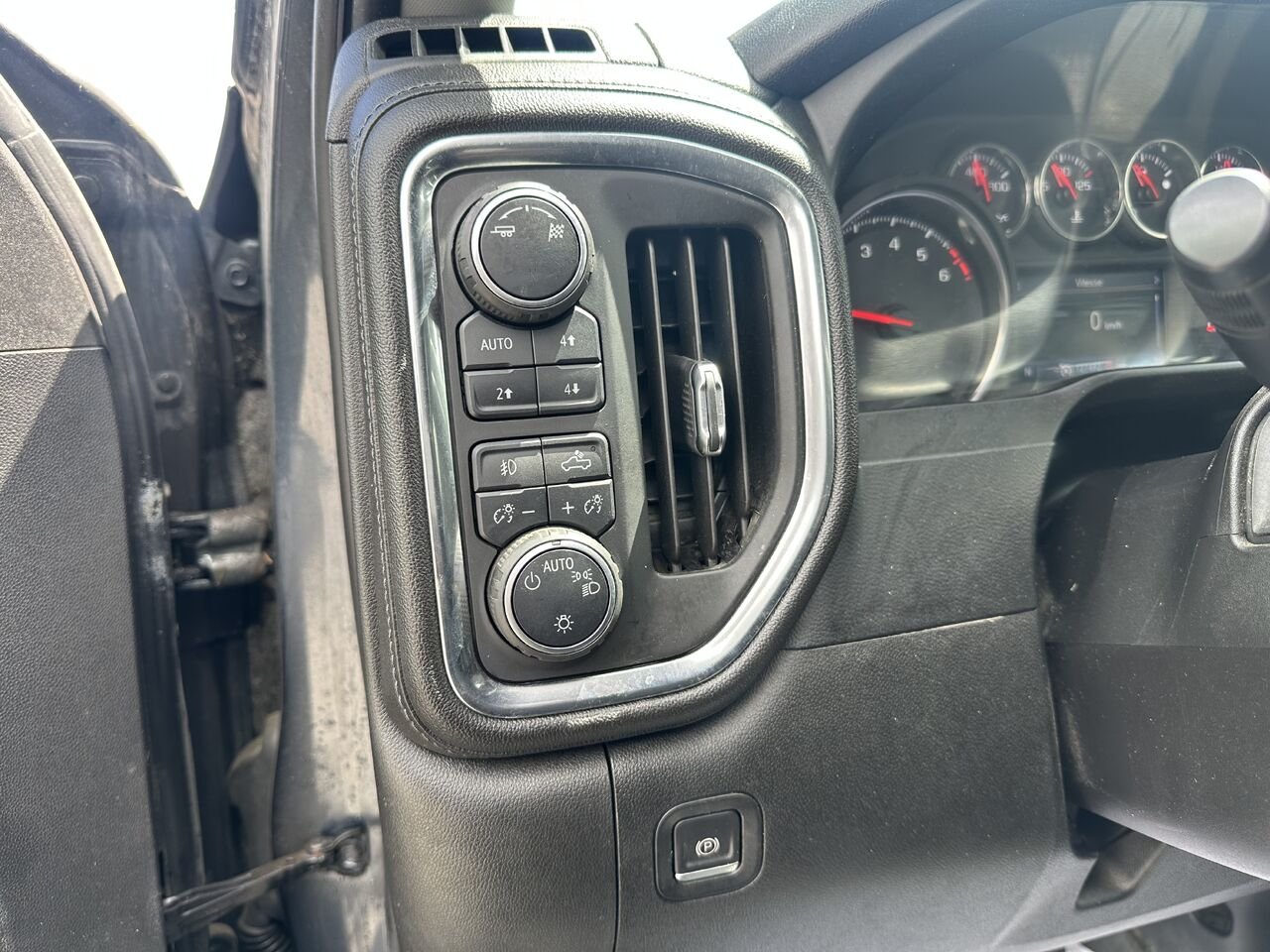 CHEVROLET SILVERADO K1500 RST RST cabine multiplace 4RM 157 po 2019 Bleu Gatineau - photo #3