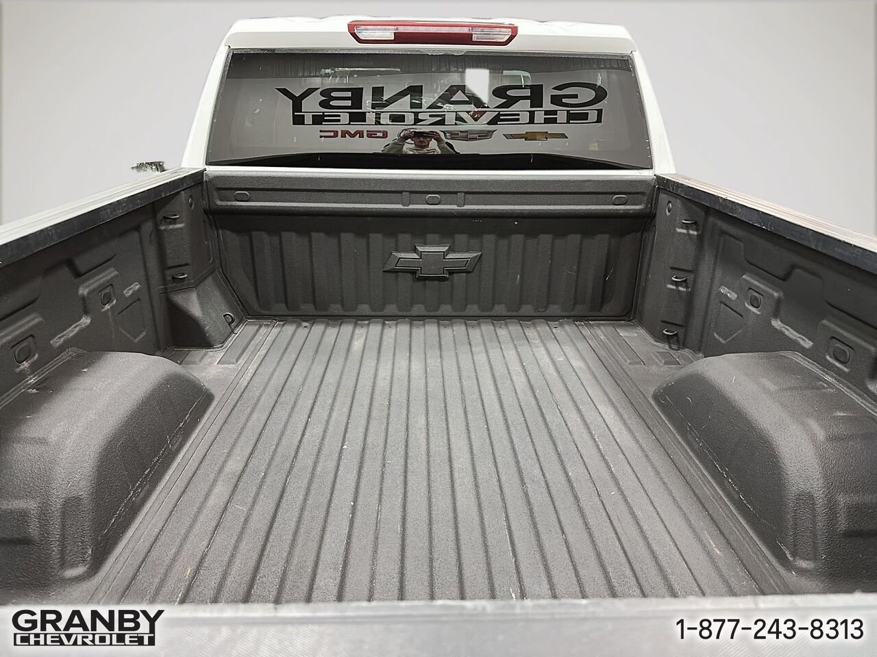 Chevrolet Silverado 1500 Custom Trail Boss Boite 6,6 V8 | G3711 2024 Blanc Granby - photo #8