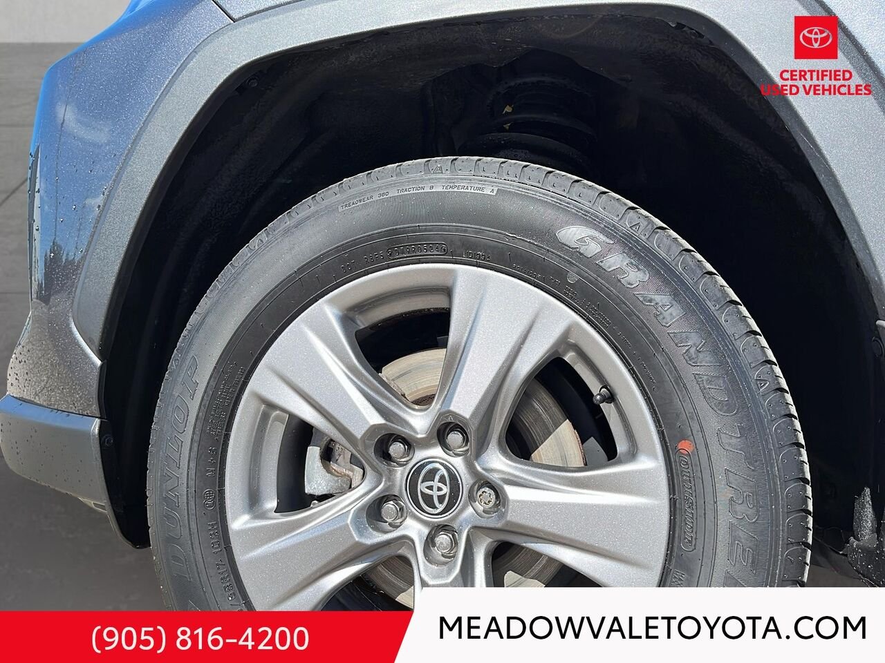 2024 Toyota RAV4 One Owner, Clean Car Fax, Power Sunroof, Power Trunk, Power Seat Grey Mississauga - photo #6